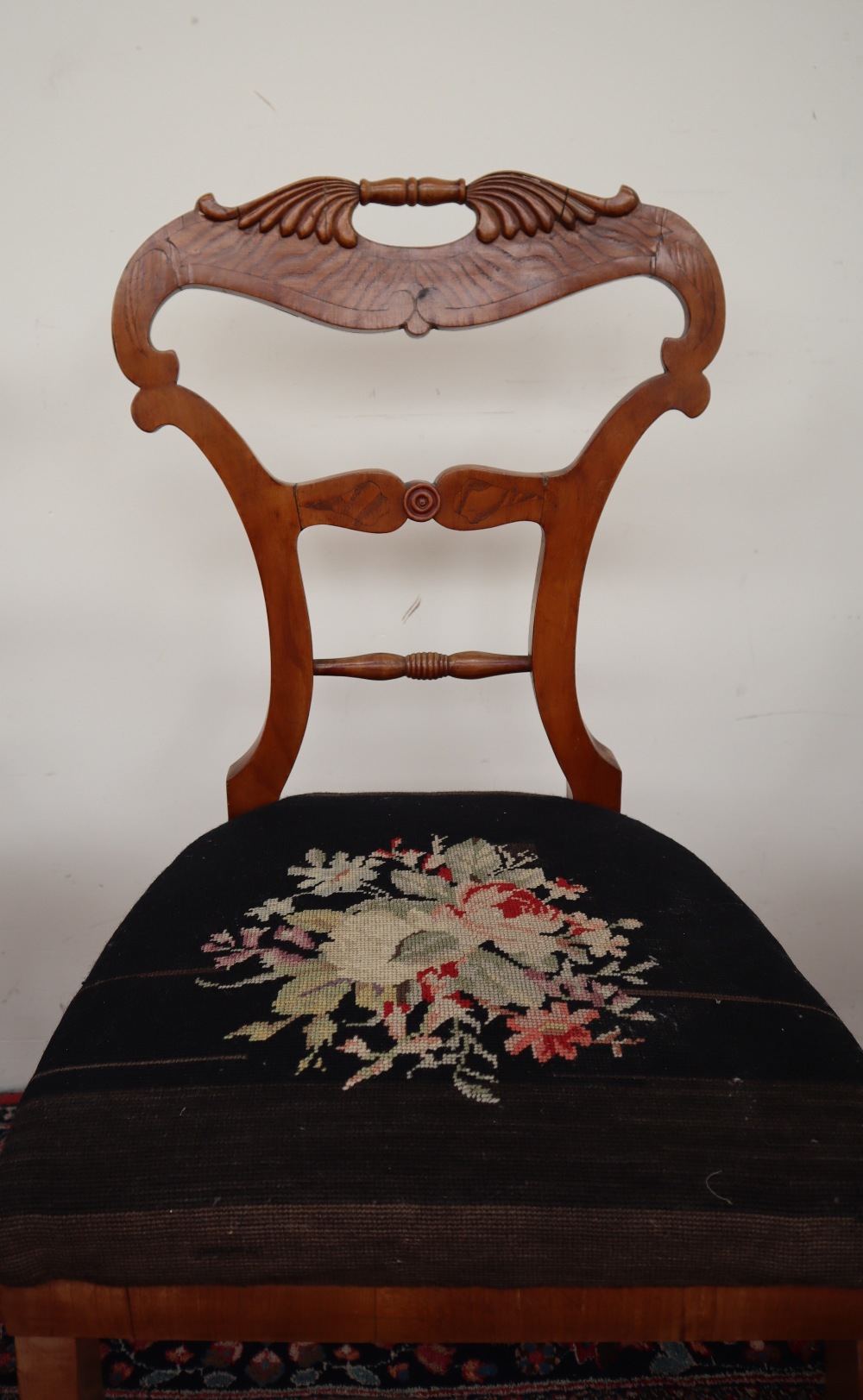 A Biedermeier style salon suite comprising a three seater settee, - Image 4 of 9