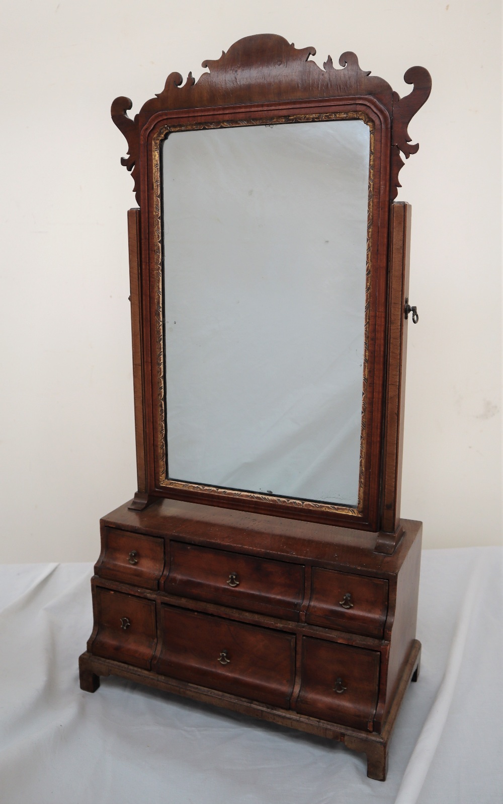 An 18th century walnut toilet mirror with a shield shaped plate and six drawers on bracket feet, - Image 3 of 4