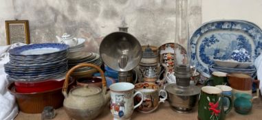 An 18th century Chinese porcelain baluster mug together with a pair of blue and white pottery meat