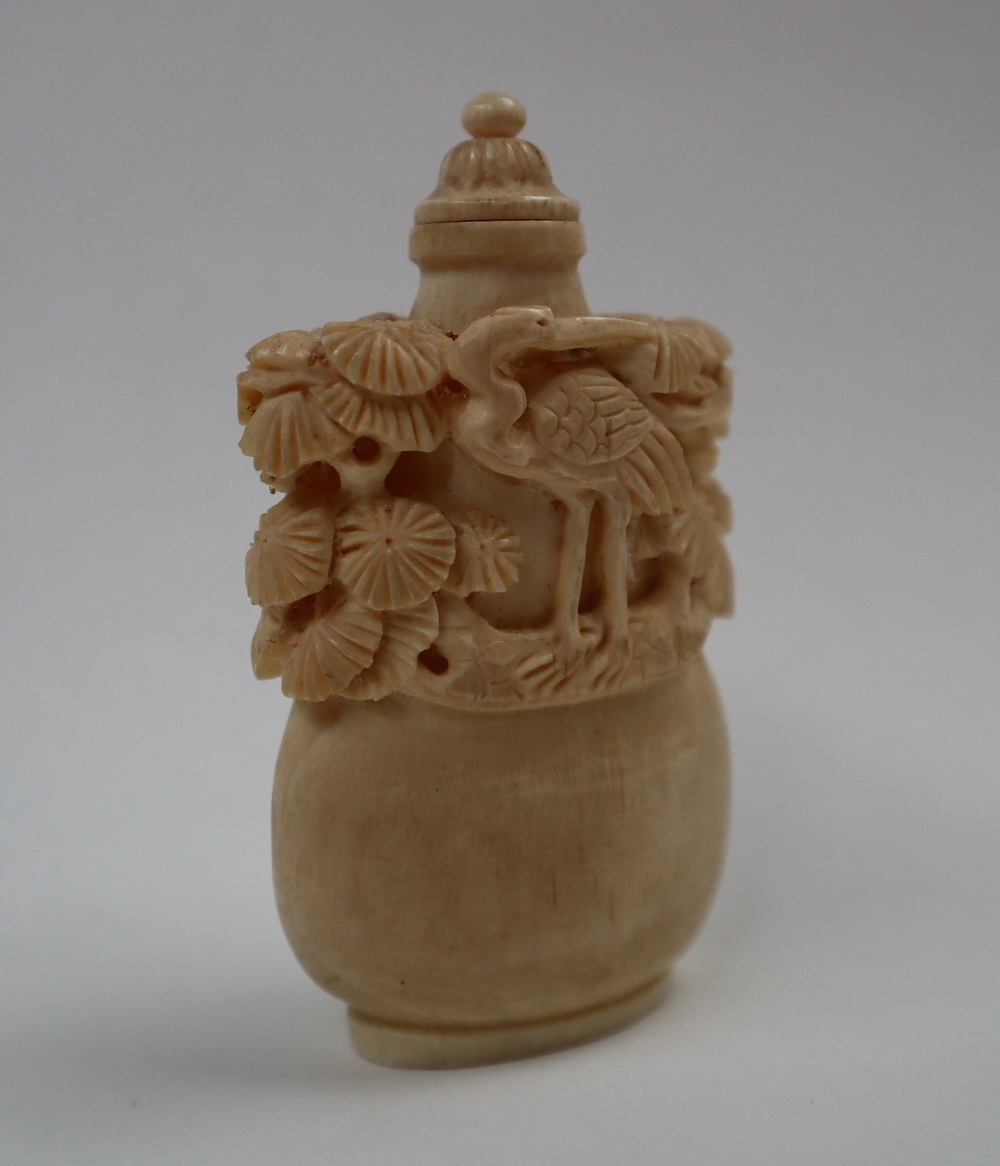 A late 19th early 20th century ivory snuff bottle, - Image 4 of 6