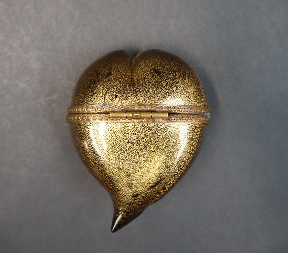 A gilt decorated black glass heart shaped box and cover, - Image 2 of 7