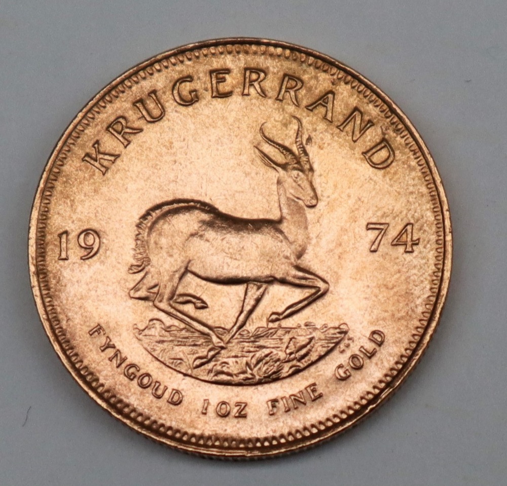 South Africa - A 1974 Krugerrand, 1 oz. fine gold (.999). Obv: Bust of Paul Kruger left.