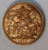 A George V gold sovereigns,
