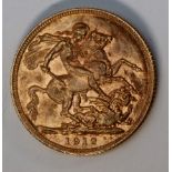 A George V gold sovereigns,