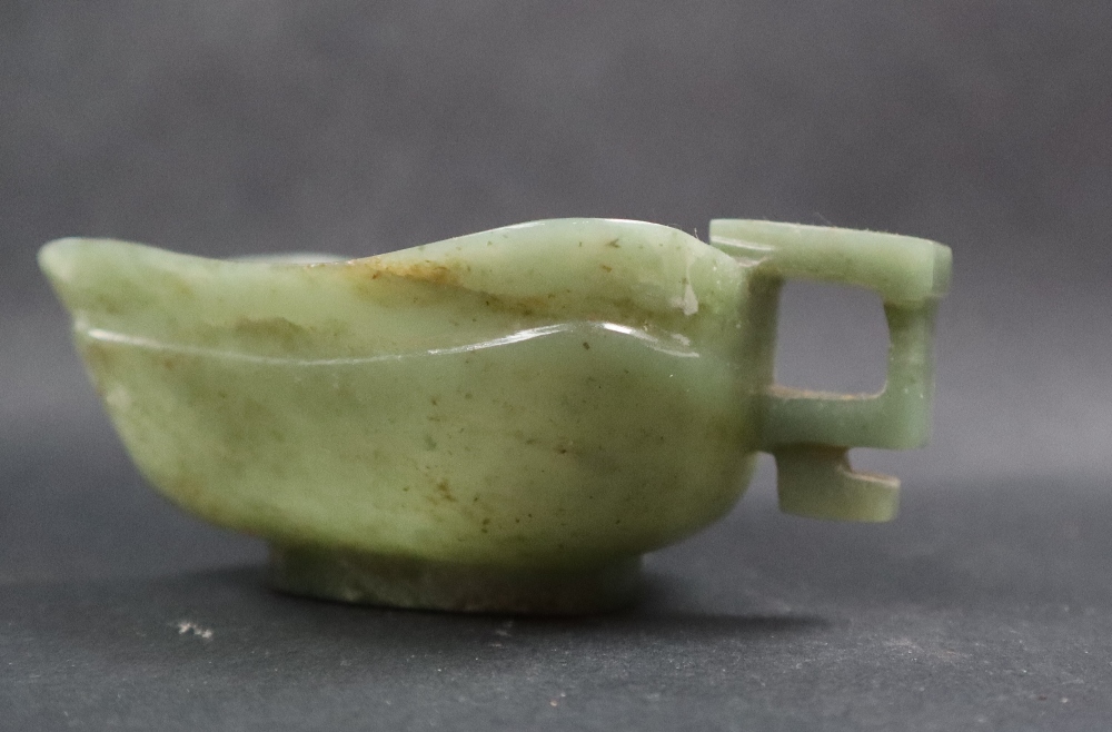 A Chinese spinach jade jug, of archaic form, - Image 5 of 9