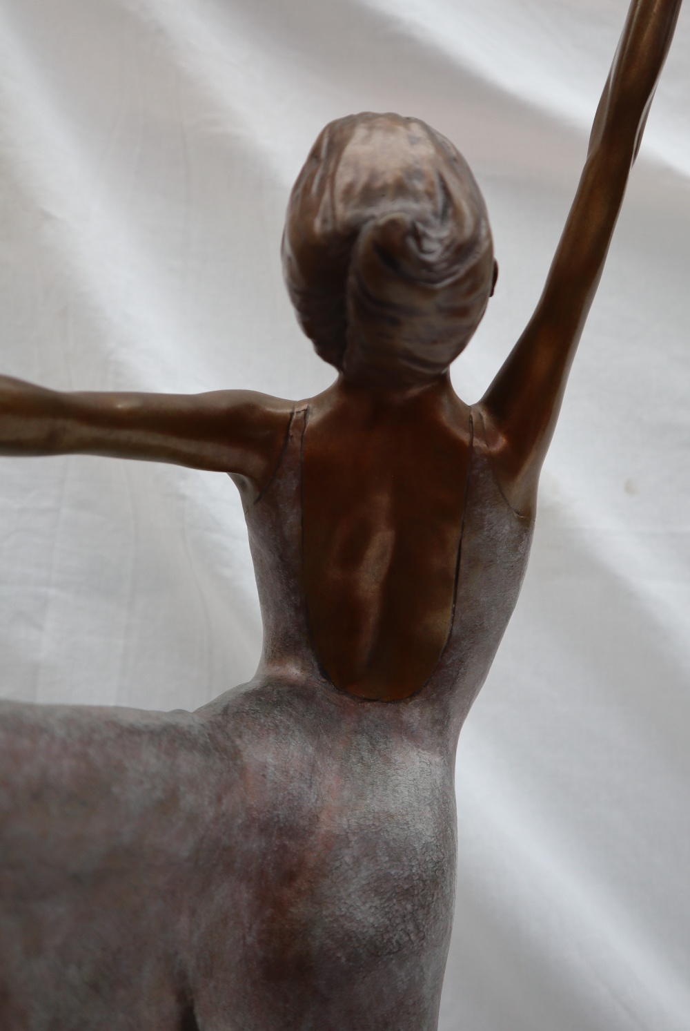 Mario Jason Estrella A ballerina on point with arms raised Bronze with silvered decoration On a - Image 10 of 12