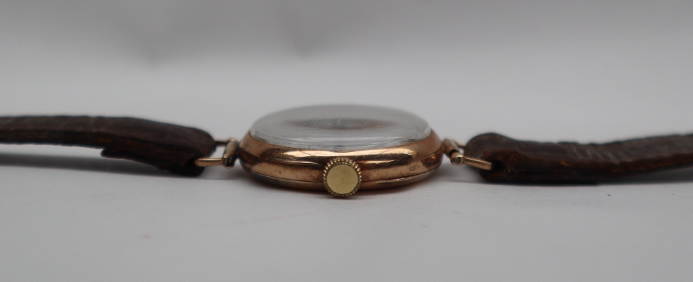 A Gentleman's 9ct gold wristwatch, - Image 2 of 5