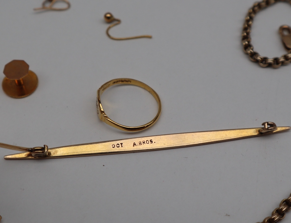 A 9ct yellow gold bar brooch together with a 9ct gold ring, a 9ct gold necklace, - Image 3 of 3