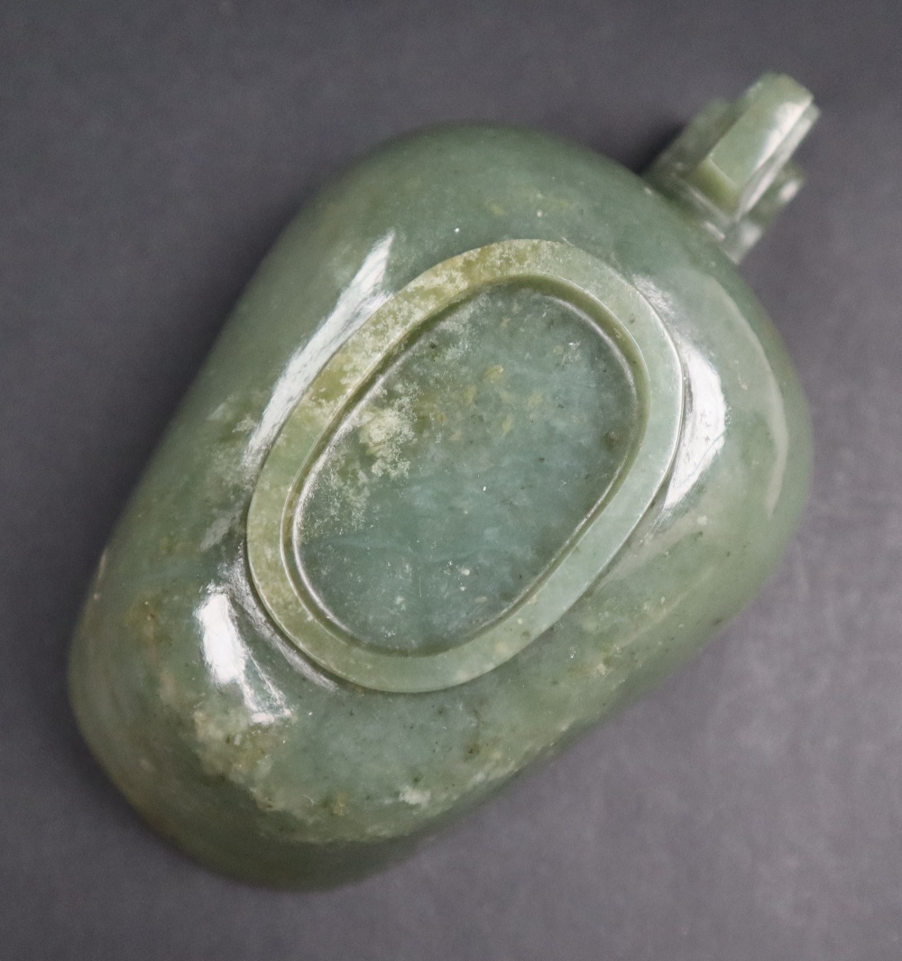 A Chinese spinach jade jug, of archaic form, - Image 9 of 9