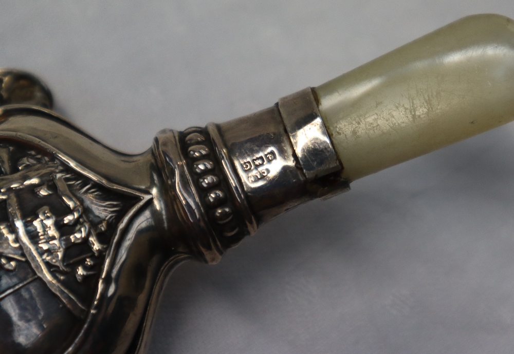 A George V silver and mother of pearl baby's rattle, with a white plastic teething ring, - Image 5 of 5