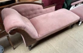 An Edwardian mahogany framed chaise longue