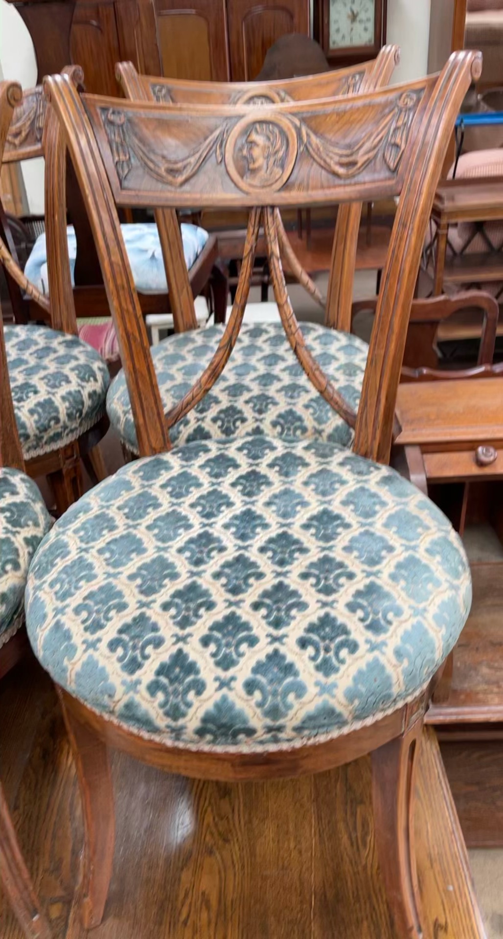 An early 20th century extending dining table on reeded legs together with a set of six continental - Image 3 of 3