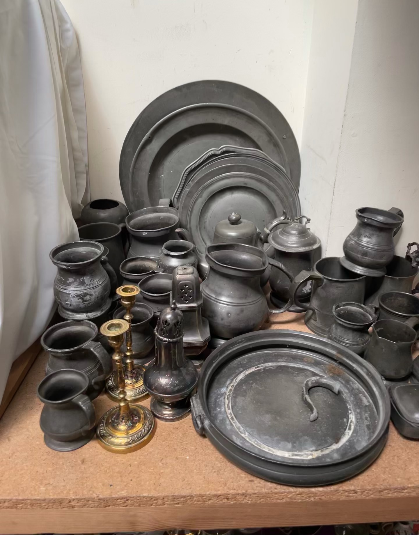 A collection of pewter chargers, pewter tankards, pewter jug, - Image 2 of 3