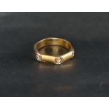 An 18ct yellow gold ring,