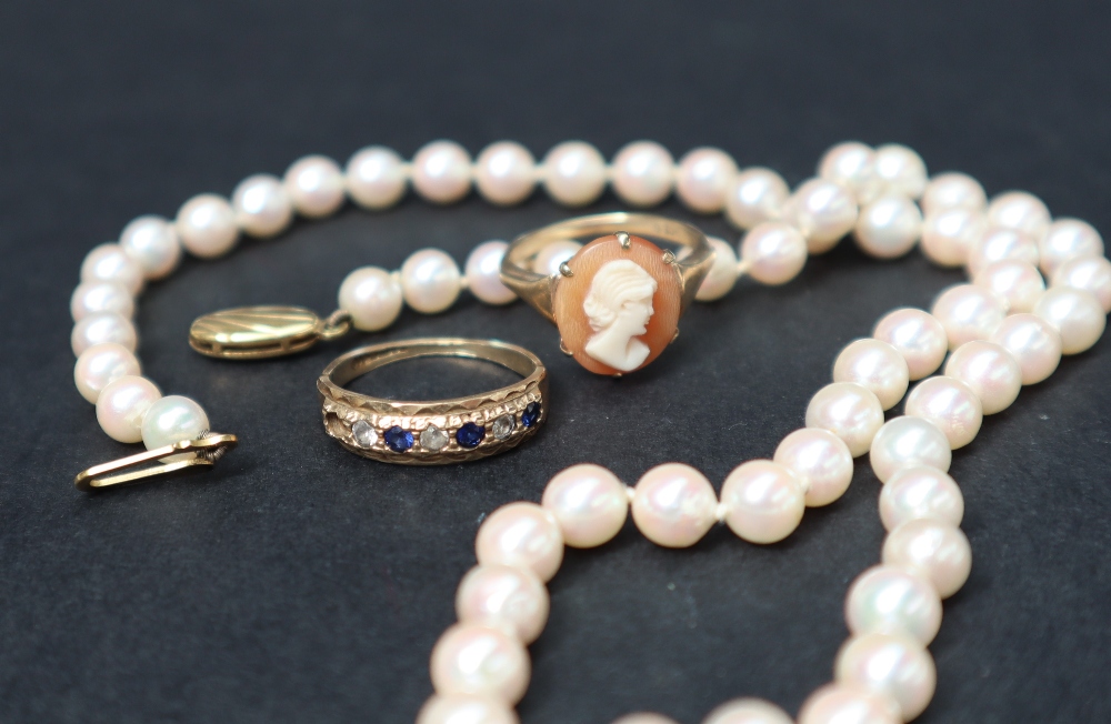 A pearl necklace with sixty one pearls to a 9ct gold clasp, - Image 2 of 4