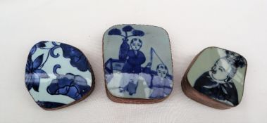 A Chinese blue and white porcelain panel depicting two children, mounted in a copper box, 8.5 x 7.