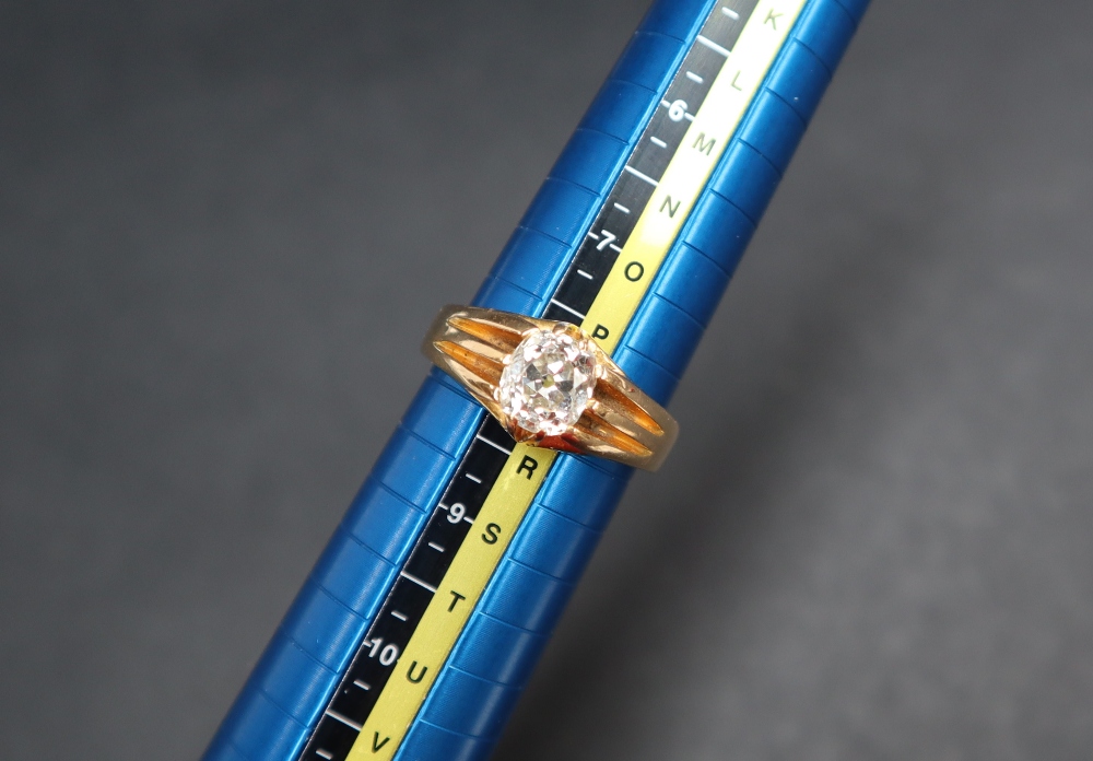 An 18ct yellow gold diamond set signet ring, - Image 3 of 5