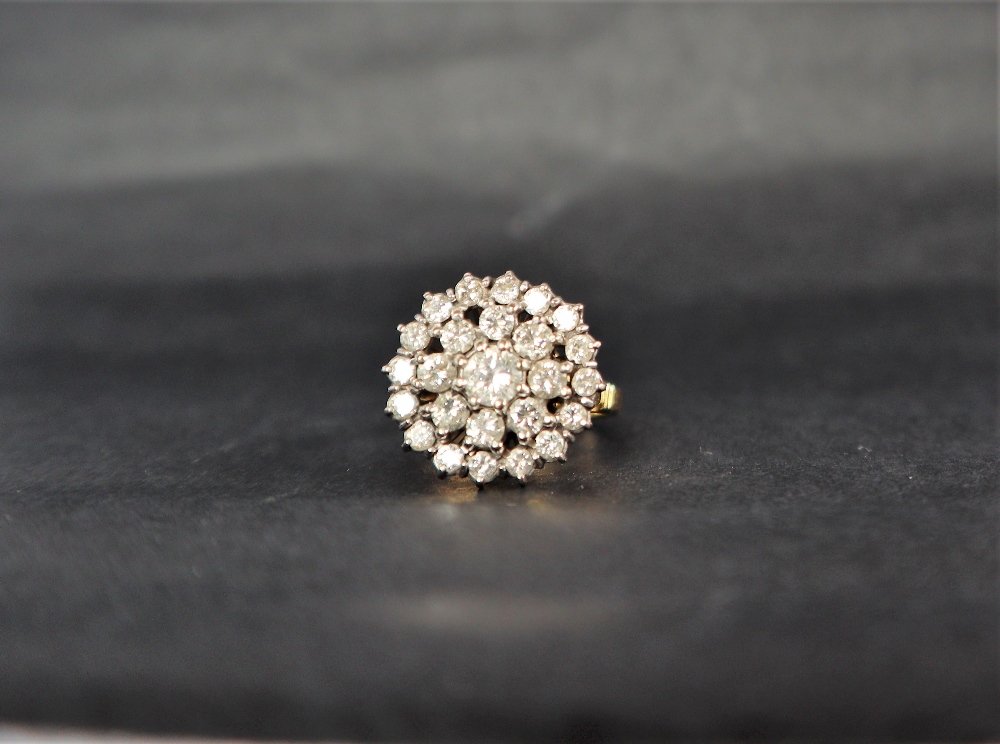 A diamond cluster ring, - Image 2 of 3