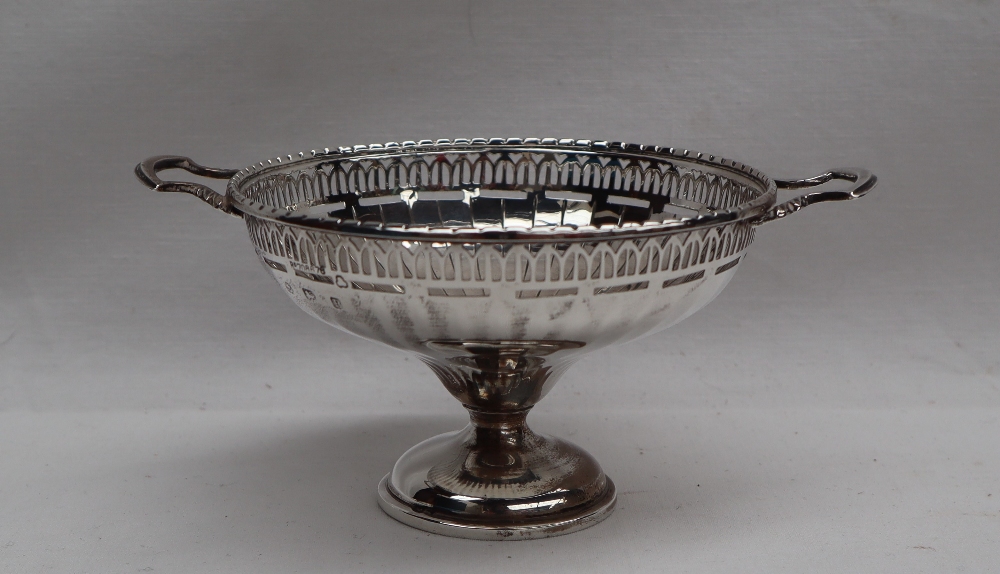 A George V silver twin handled pedestal dish, London, 1926, together with silver sugar nips, - Image 6 of 8