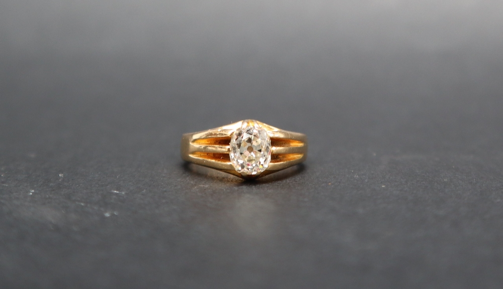 An 18ct yellow gold diamond set signet ring, - Image 2 of 5