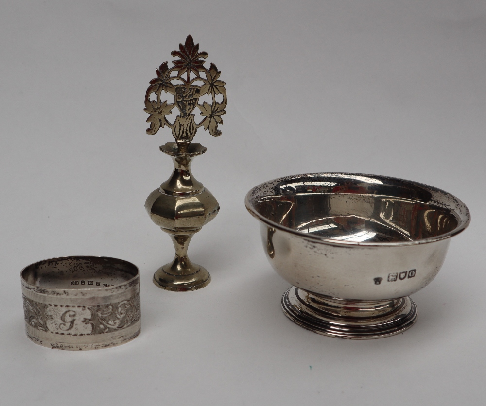 A late Victorian silver pedestal bowl, London, 1898, together with a silver napkin ring, - Image 2 of 3