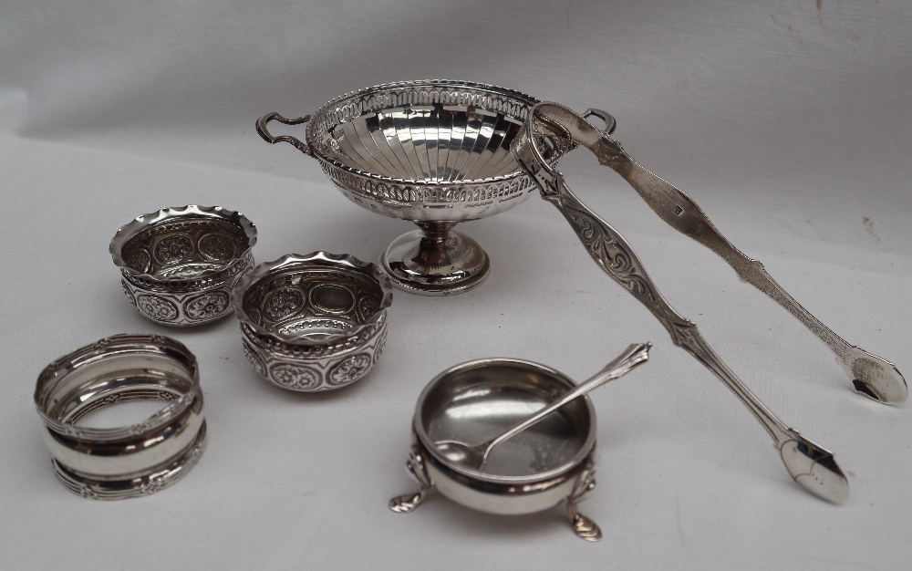 A George V silver twin handled pedestal dish, London, 1926, together with silver sugar nips, - Image 2 of 8