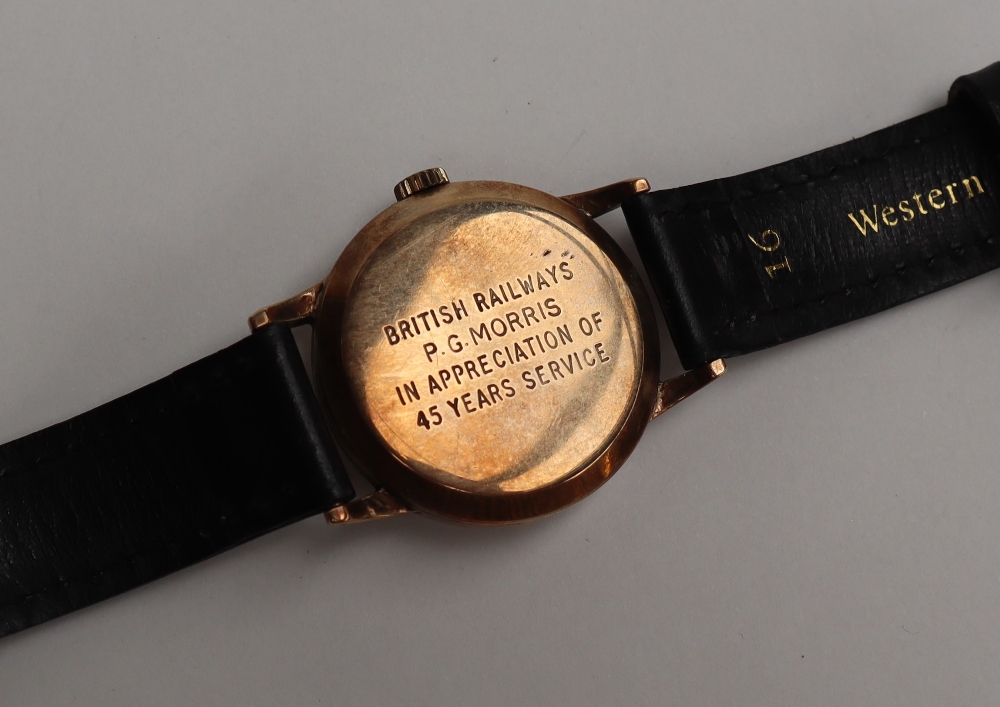 A gentleman's 9ct yellow gold Smiths Deluxe wristwatch with a seconds subsidiary dial on a leather - Image 4 of 4