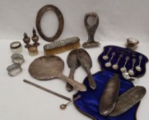 A set of six Edward VII silver tea spoons,