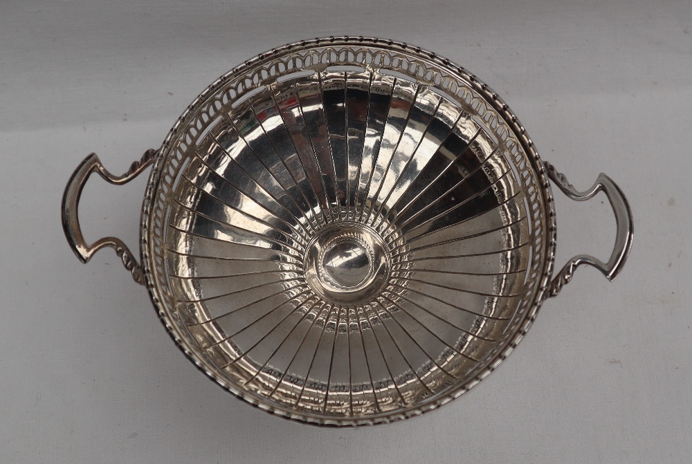 A George V silver twin handled pedestal dish, London, 1926, together with silver sugar nips, - Image 7 of 8