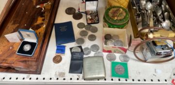 A 1989 United Kingdom Silver Proof One Pound Coin, cased together with a collection of coins,