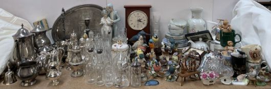 A large Nao figure group together with a collection of bird figures, drinking glasses, mugs,