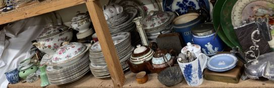 An extensive Pheasant pattern part dinner set, together with decorative plates, part tea sets,