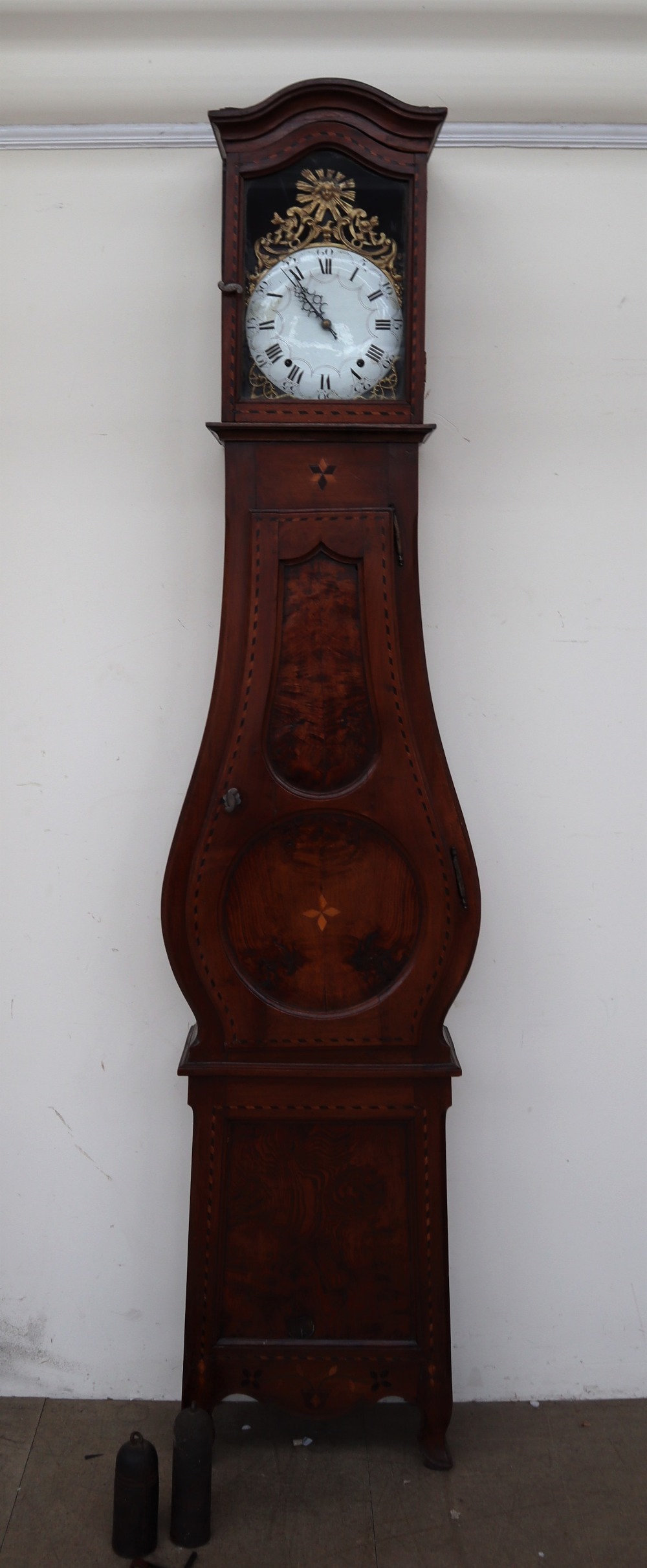 A French 19th century walnut and marquetry comtoise clock, - Bild 3 aus 7