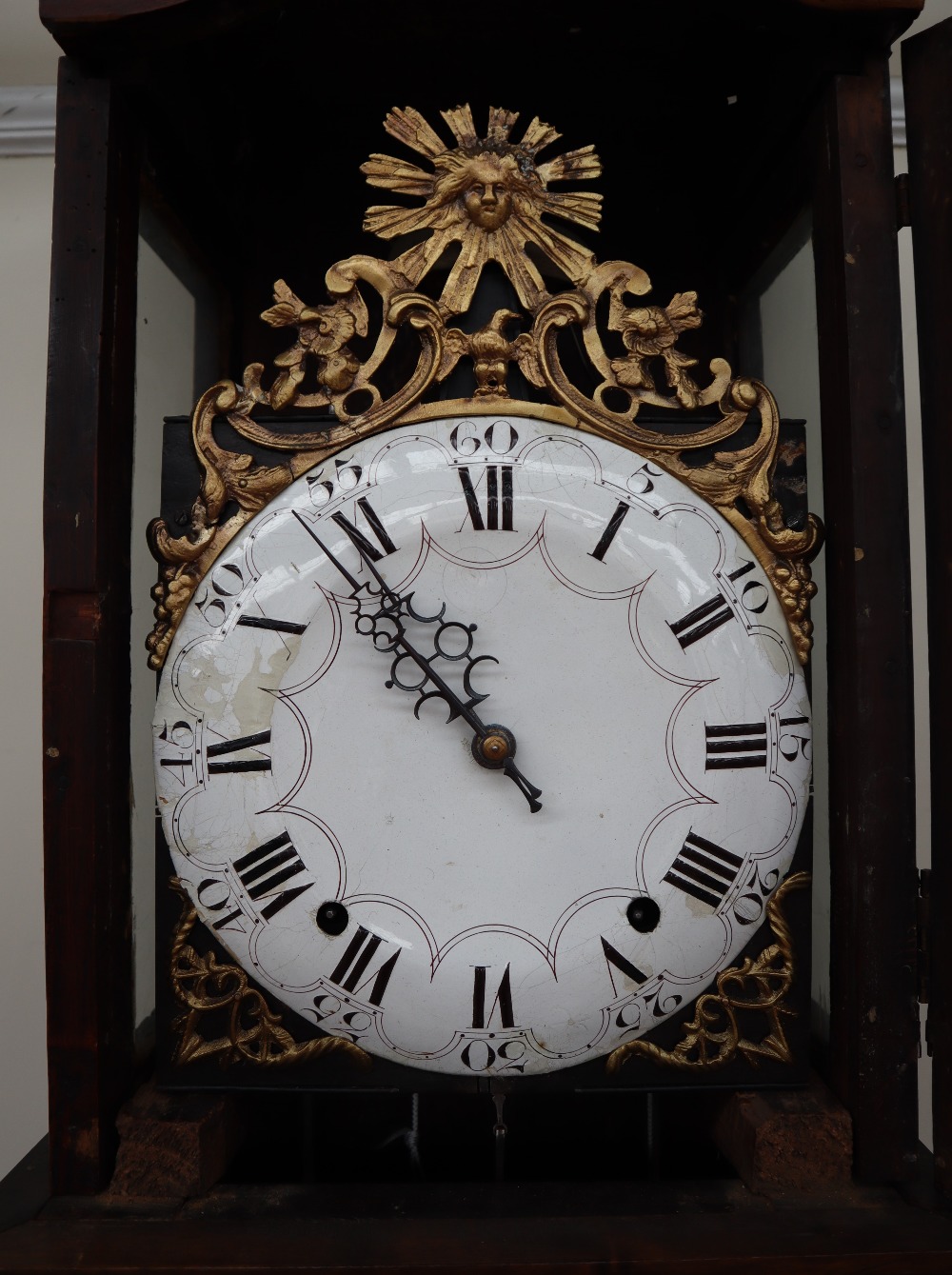 A French 19th century walnut and marquetry comtoise clock, - Bild 4 aus 7