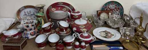 A Jyoto Japanese part dinner set, including plates, bowls, tea cups and saucers,