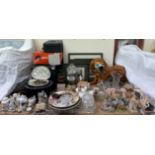 Lilliput lane cottages, together with crested wares, glasswares, pottery lion, costume jewellery,