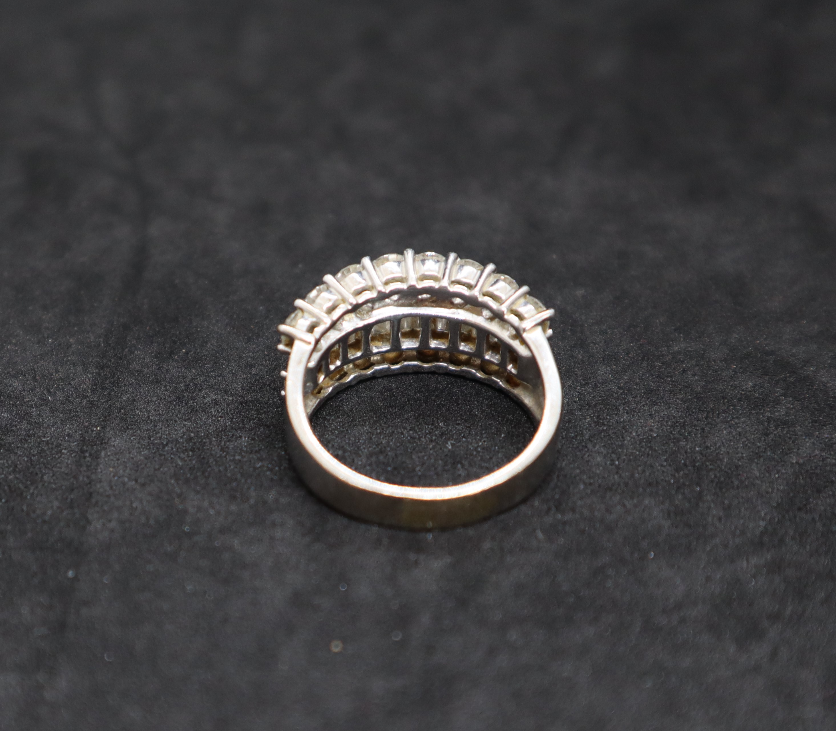 A diamond line ring, - Image 6 of 7