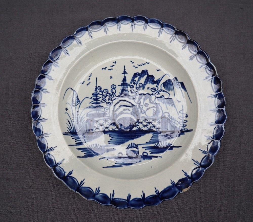 A Swansea pottery plate with painted Chinoiserie decoration together with three feather edge hand - Image 4 of 4