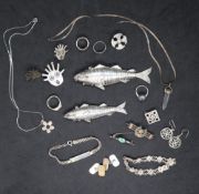 Two white metal reticulated fish together with assorted silver and white metal jewellery