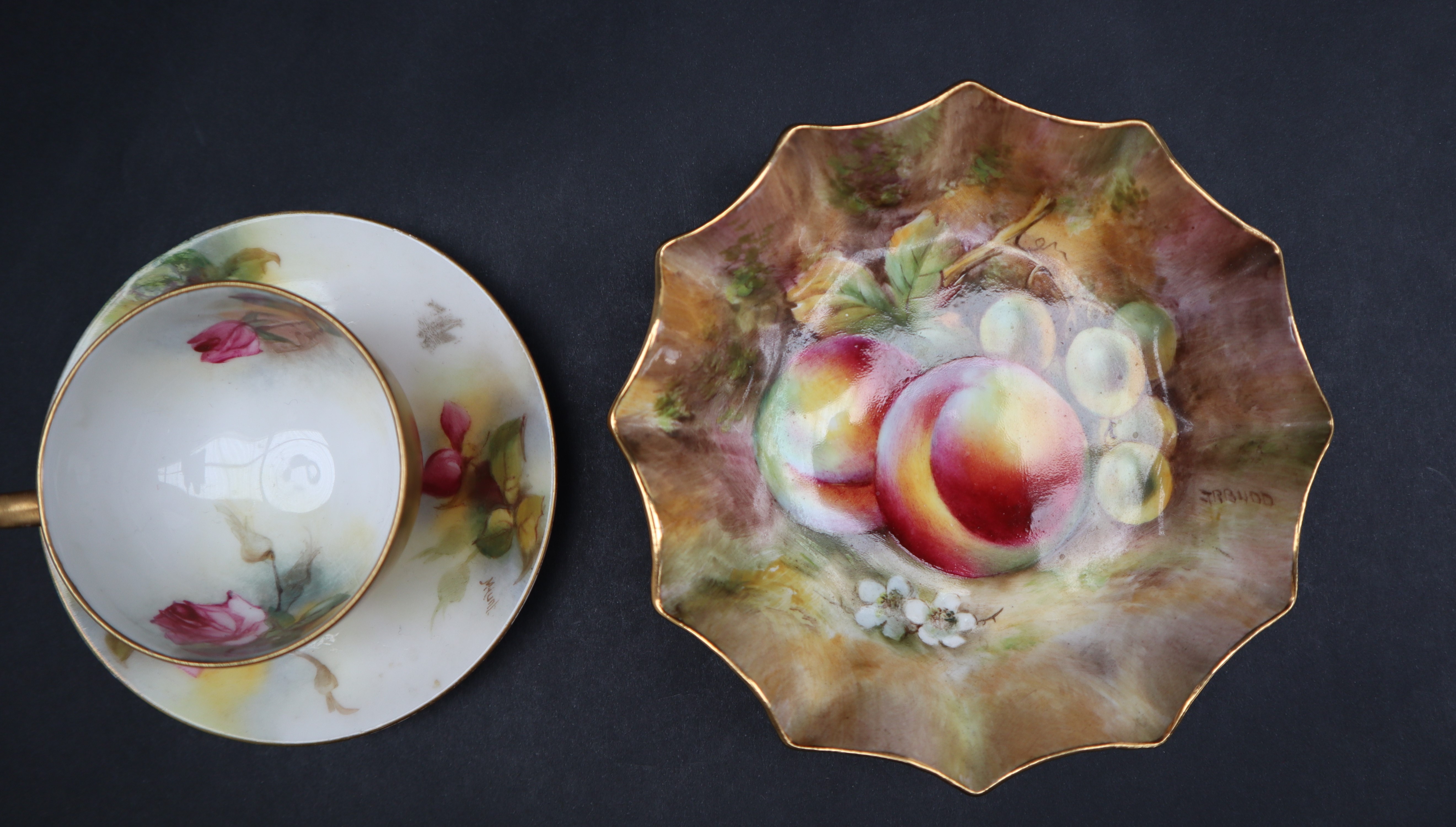 A Royal Worcester cabinet cup and saucer painted with a pink rose and rose buds, - Image 3 of 6