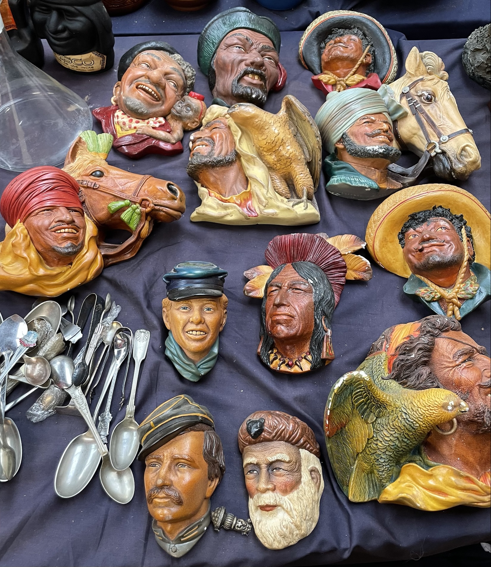 A collection of Bossons wall masks together with decorative boxes, carved mask, - Image 4 of 5