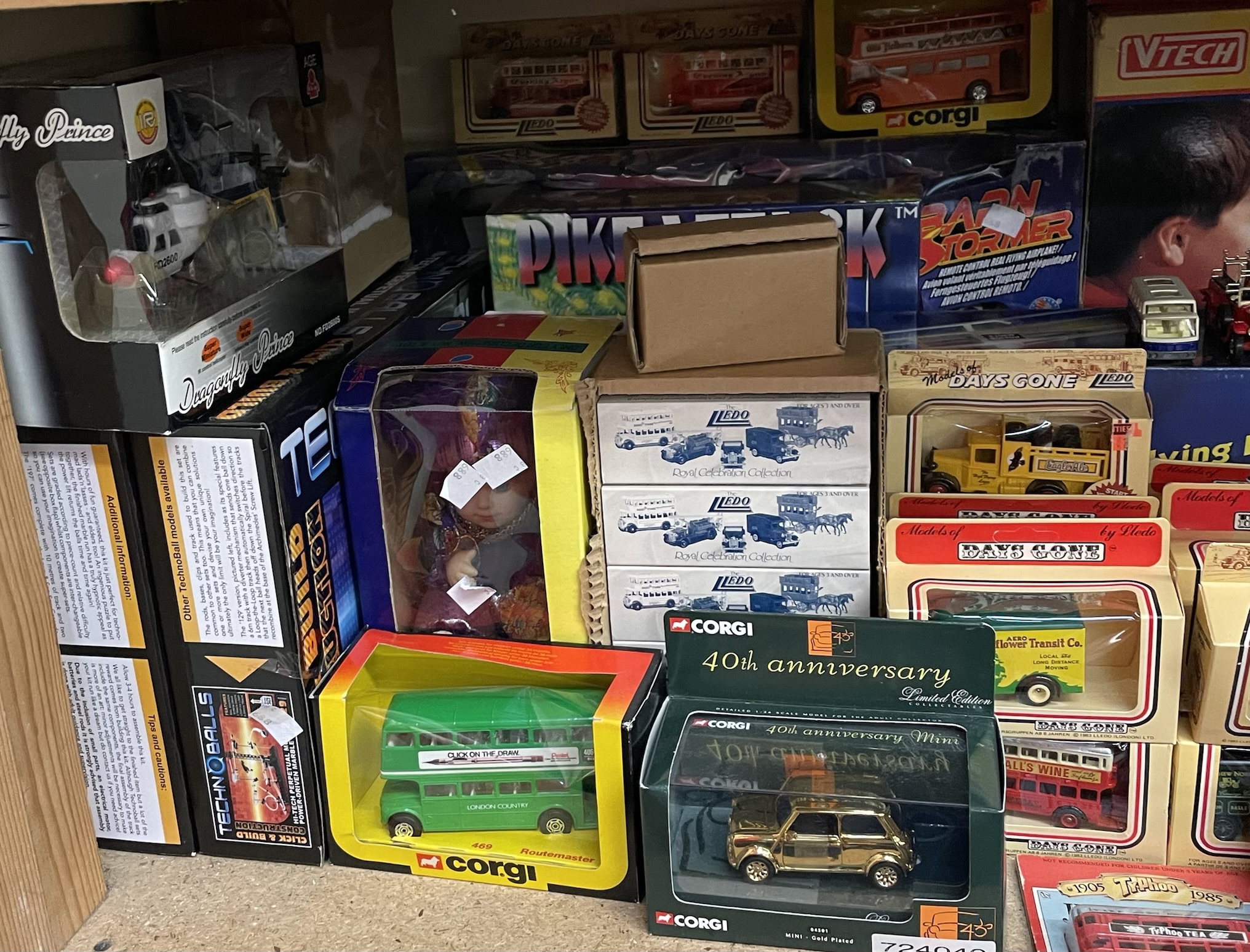 A collection of board games, including The Gillette Cup, Merry Milkman, Super Cup Football, - Image 5 of 5