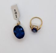 Gemporia - A Baiyang colour change flourite and blue diamond 9k gold ring,