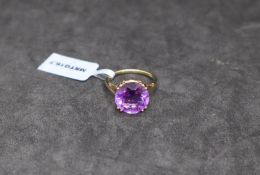 Gemporia - A Zambian amethyst 9k gold ring, set with a 5.