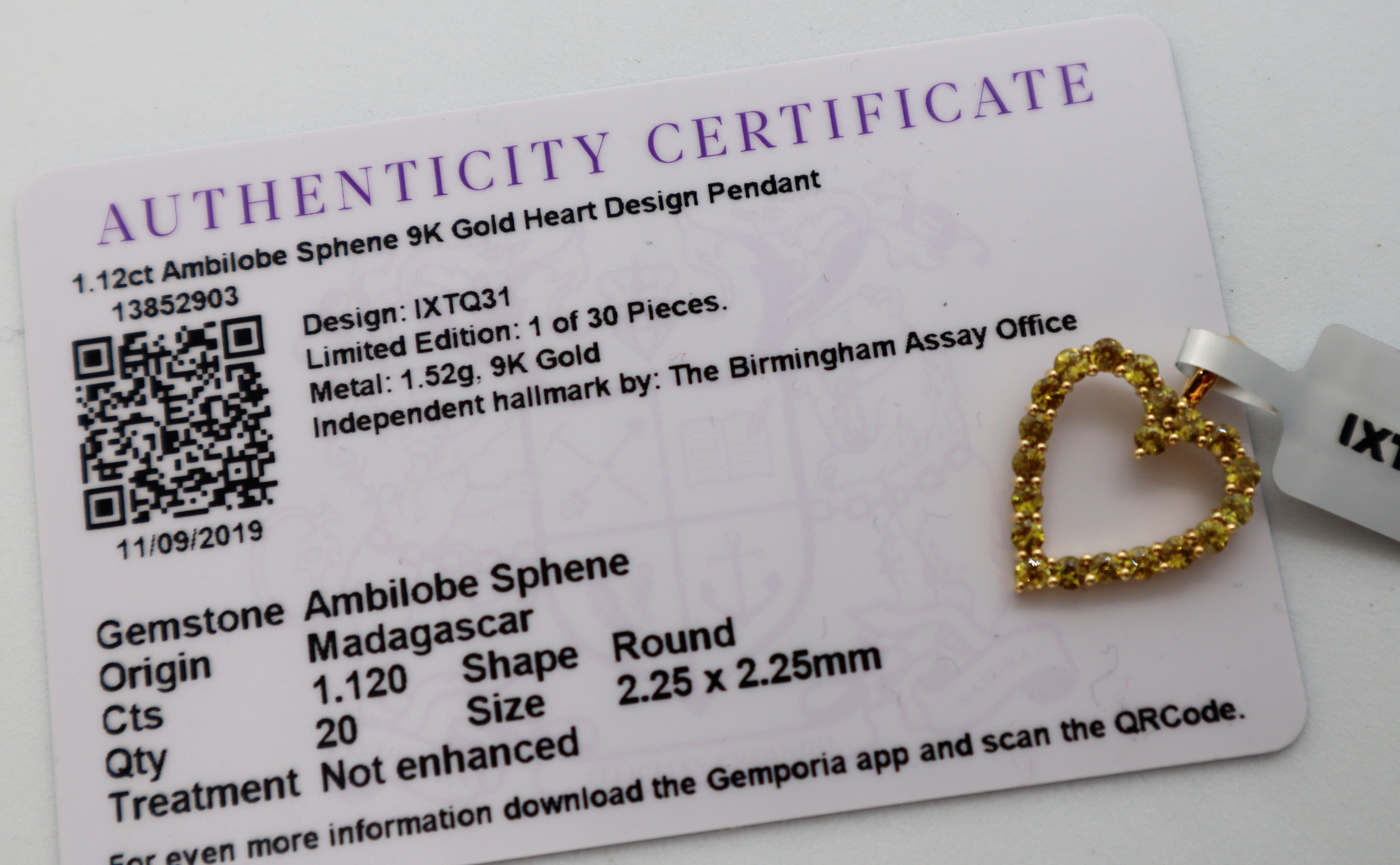 Gemporia - An ambilobe sphene 9k gold heart design pendant, set with twenty ambilobe sphene, - Image 4 of 4