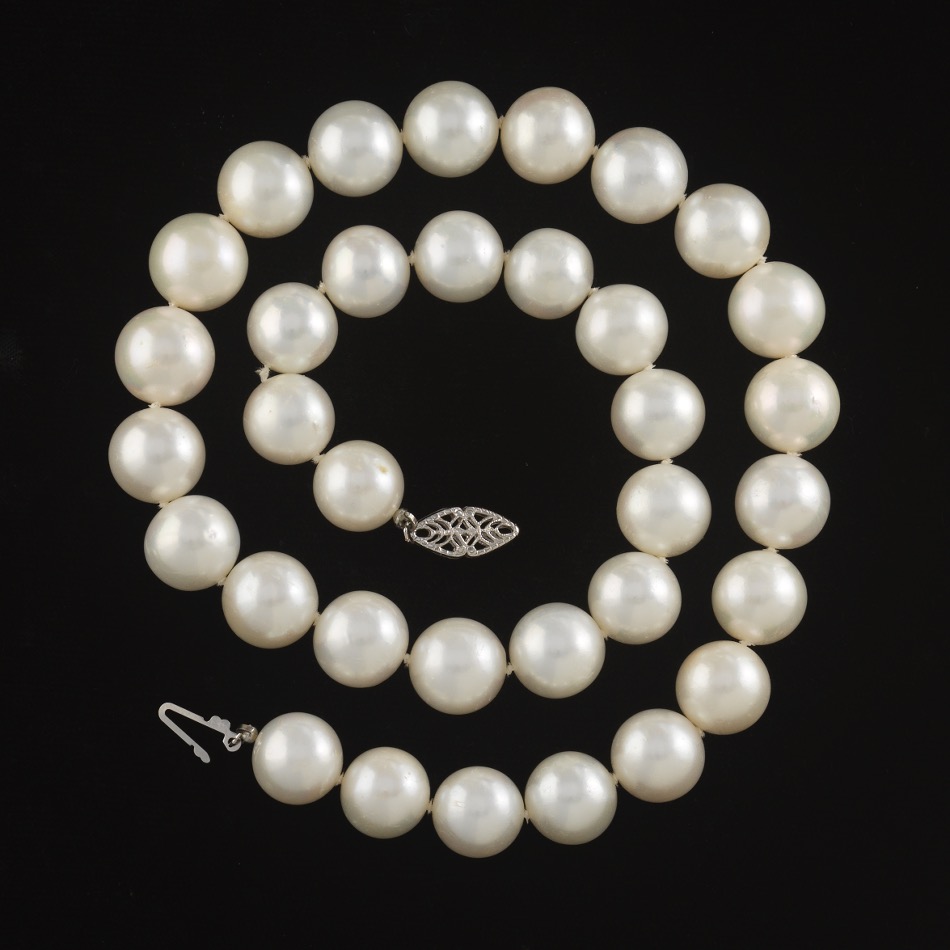 Ladies' Gold and Large 11.5-12.5 mm South Sea Pearl Necklace/Double Wrap Bracelet - Image 3 of 4