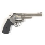 S & W 629-6 .44 Magnum Stainless
