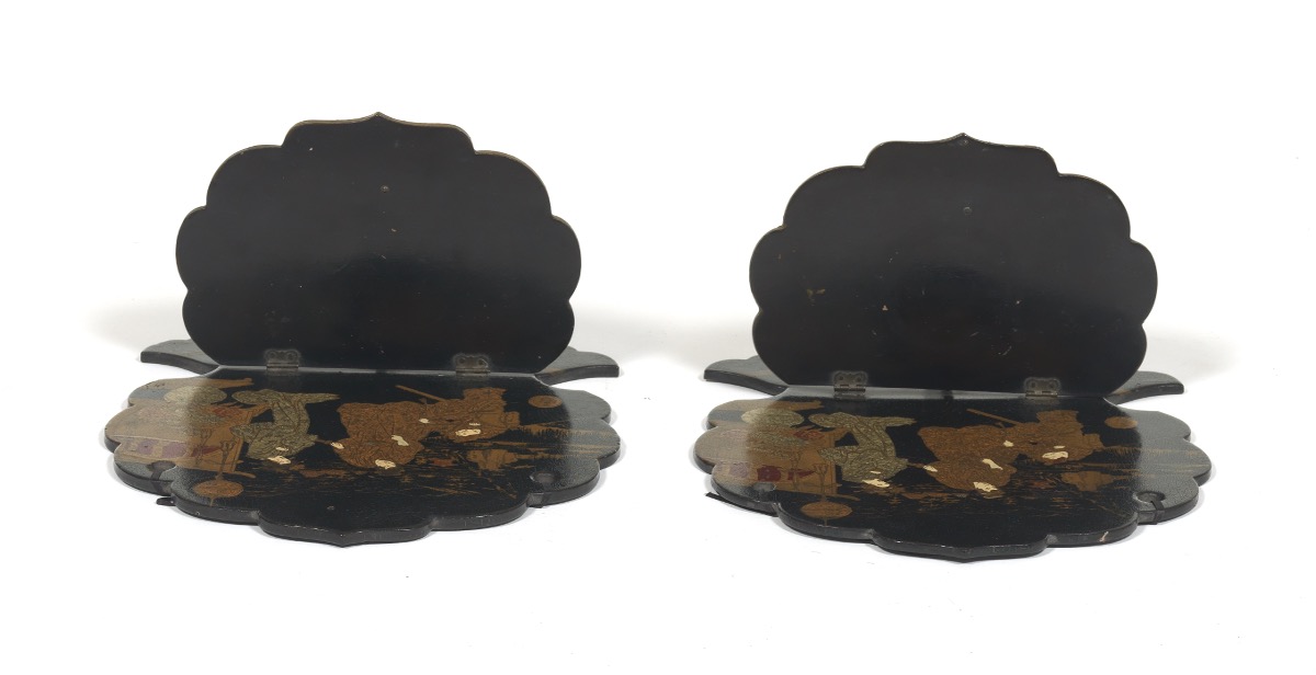 Pair of Japanese Black Lacquer and Hand Painted Signed Wall Foldable Sconces, Meiji Period - Image 5 of 9