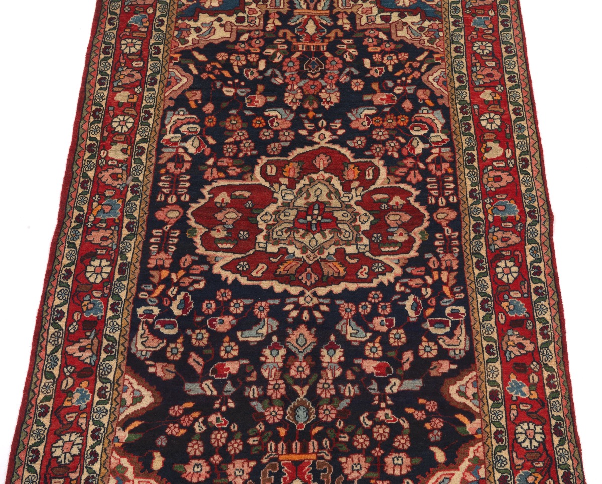 Very Fine Vintage Hand Knotted Sarouk Carpet - Image 2 of 4