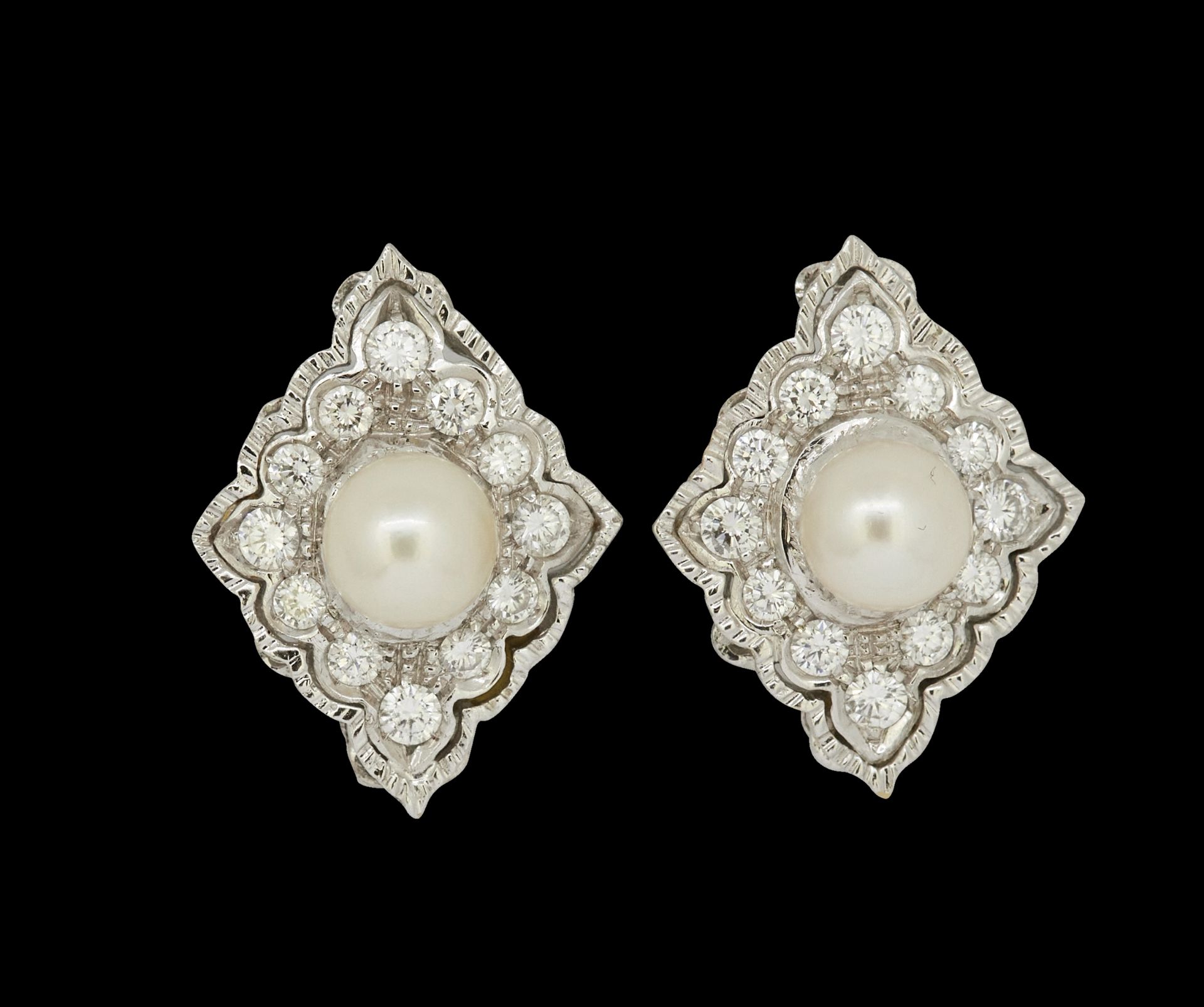 PAIR OF PEARL AND DAIMOND EARRINGS